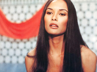 Лаура Гемсер

Laura Gemser